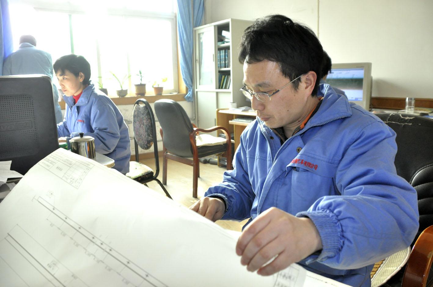 梧州職工：以勞模為榜樣，做好本職工作