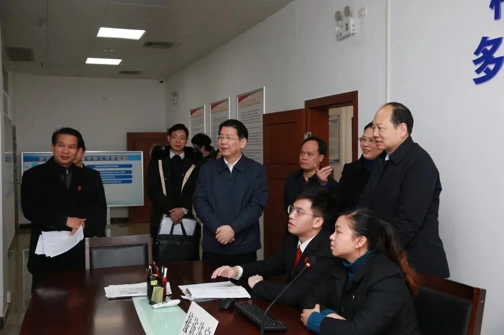 徐遠(yuǎn)洲率隊(duì)到梧州中院開展調(diào)研交流