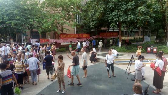 2021年9月17日市總工會(huì)聯(lián)合職工燈謎協(xié)會(huì)來到藍(lán)天港灣小區(qū)舉辦“我們的節(jié)日.中秋”燈謎展猜及詩(shī)詞協(xié)會(huì)進(jìn)機(jī)關(guān)、社區(qū)、家庭宣傳活動(dòng)4