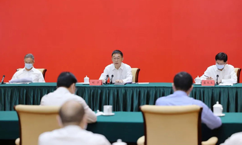 自治區(qū)黨委召開(kāi)學(xué)習(xí)貫徹習(xí)近平總書(shū)記在慶祝中國(guó)共產(chǎn)主義青年團(tuán)成立100周年大會(huì)上的重要講話精神座談會(huì)