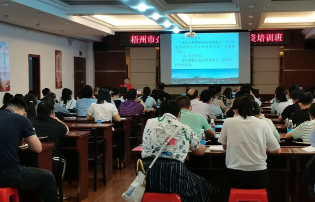 模擬課堂的“沉浸式”學習，讓學員大呼過癮