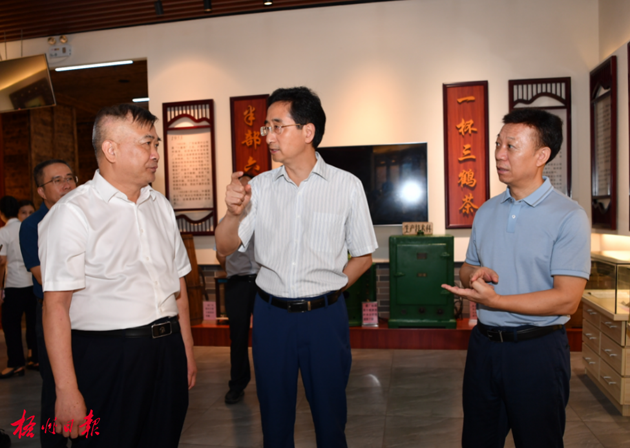 保護傳承紅色資源 創(chuàng)新建設工人隊伍丨張曉欽來梧檢查調(diào)研條例實施和工會工作