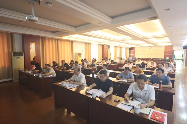 梧州市總工會(huì)召開(kāi)深入貫徹中央八項(xiàng)規(guī)定精神學(xué)習(xí)教育專題輔導(dǎo)會(huì)