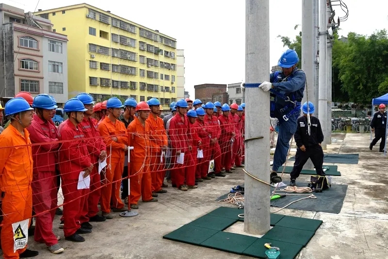 南方電網(wǎng)廣西新電力集團(tuán)梧州供電公司組織外包施工隊開展 “保命”技能培訓(xùn)