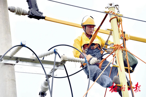 致敬！熱浪下的勞動(dòng)者們