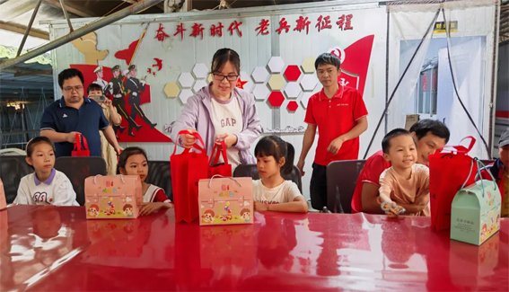 藤縣總工會(huì)開展“六一暖童心 關(guān)愛護(hù)成長(zhǎng)”系列慰問活動(dòng)，為300余名特殊群體兒童送溫暖