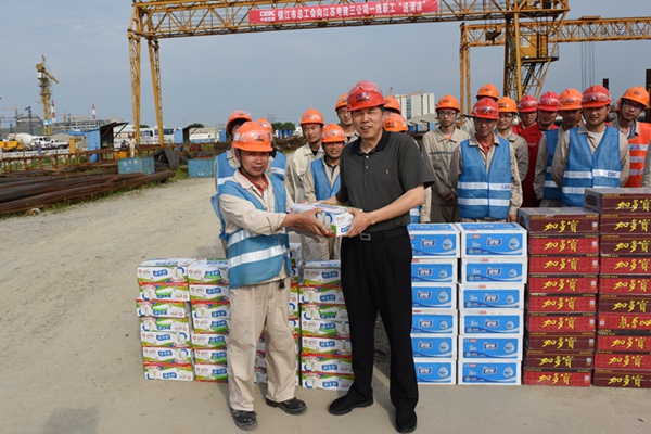 鎮(zhèn)江市總工會“三送”慰問融入職工心坎